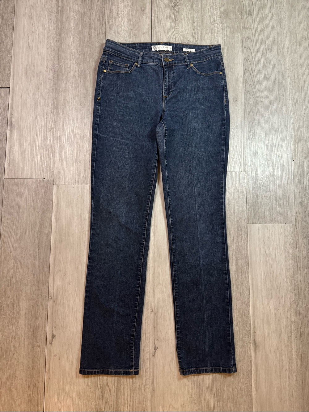 Anne Klein Womens Straight Leg Dark Wash Blue Denim Jeans Size 8 waist 30”.